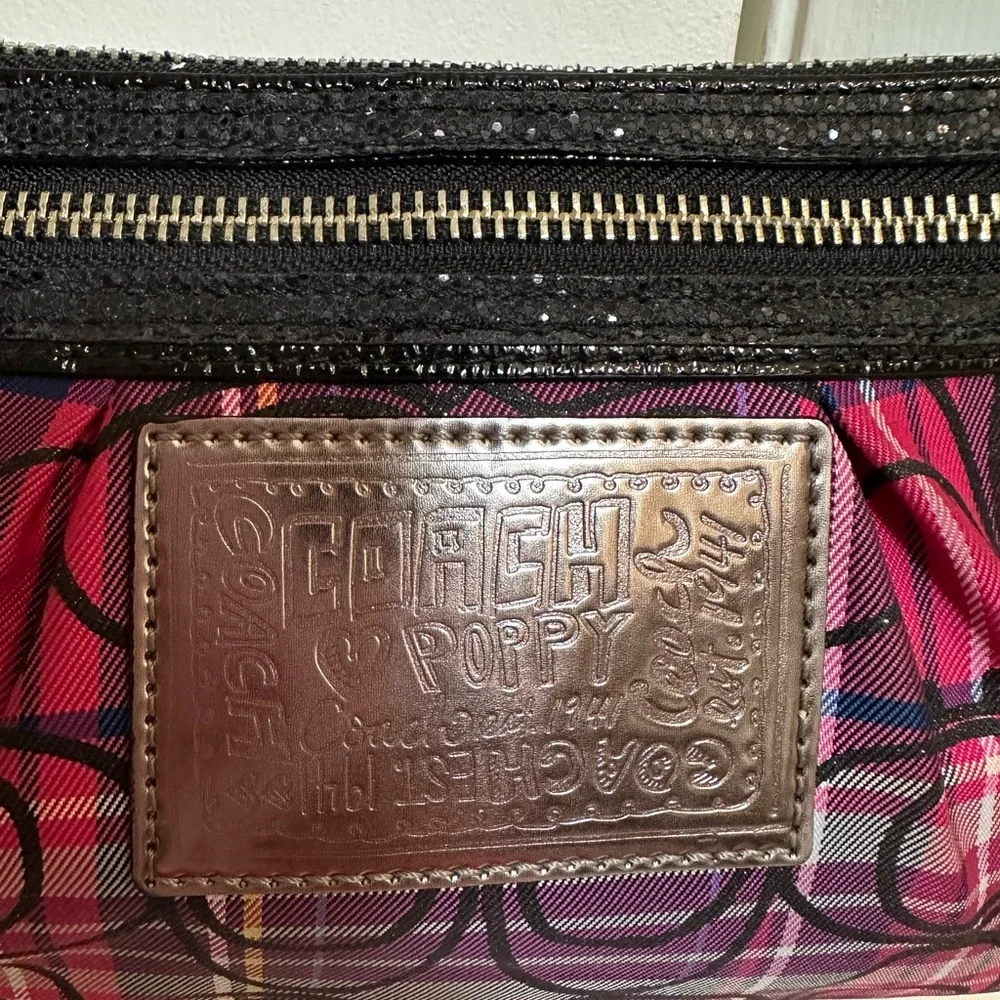 EUC …Authentic Coach Pink and Black Crossbody Bag with Signature Design… - Picture 2 of 8
